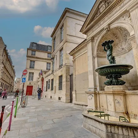 2 Bedroom In The Heart Of Le Marais Apartment *