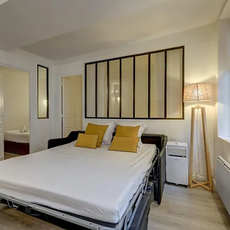 2 Bedroom In The Heart Of Le Marais Apartment Paris