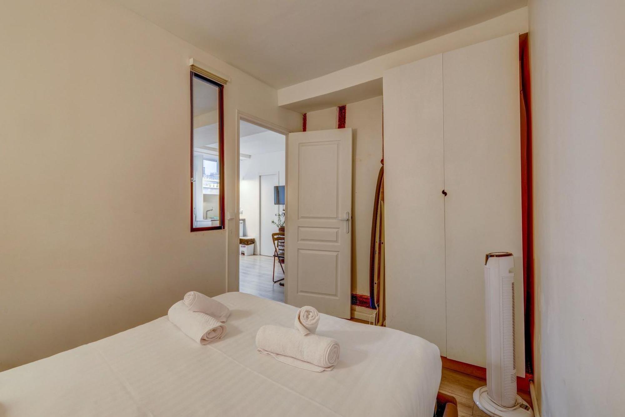 Apartment 2 Bedroom In The Heart Of Le Marais Paris